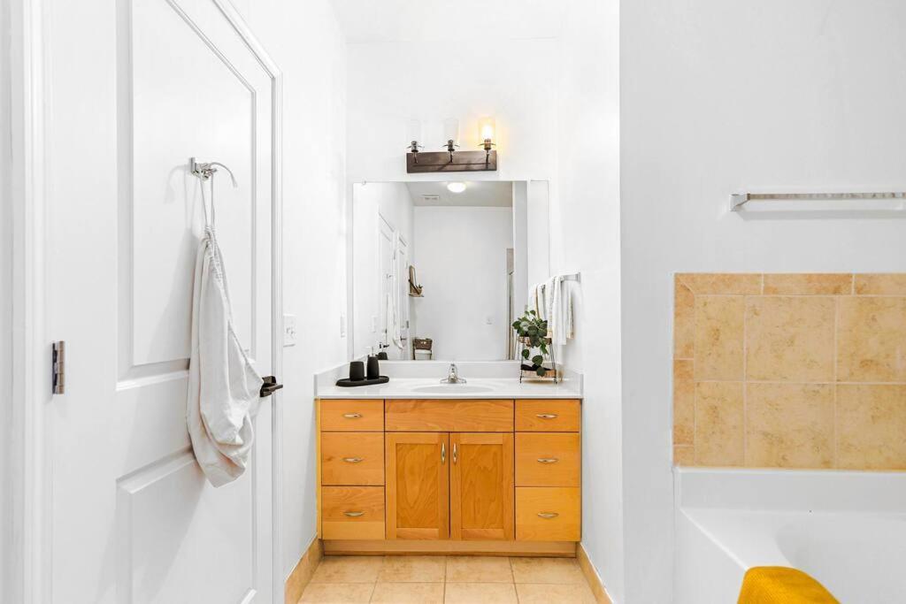 Entire Condo - Urban Safari In The Heart Of Atl Atlanta Luaran gambar